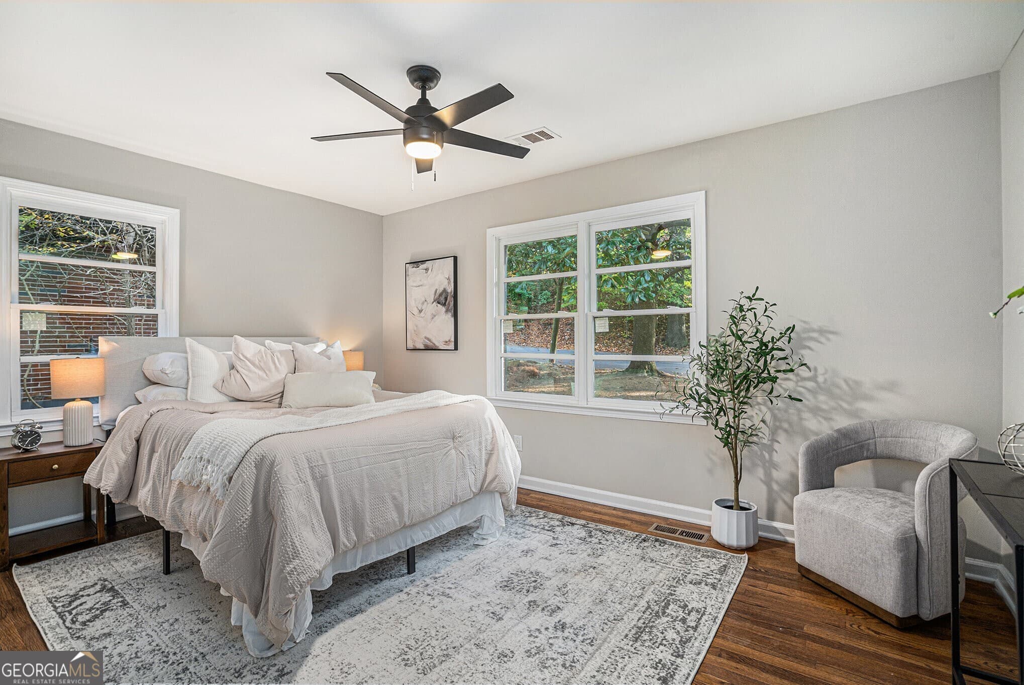 4 bedroom, 2 bathroom, 1,728 sq ft single family residence for sale at 2693 Washington Street, Atlanta, GA 30318 — photo 4