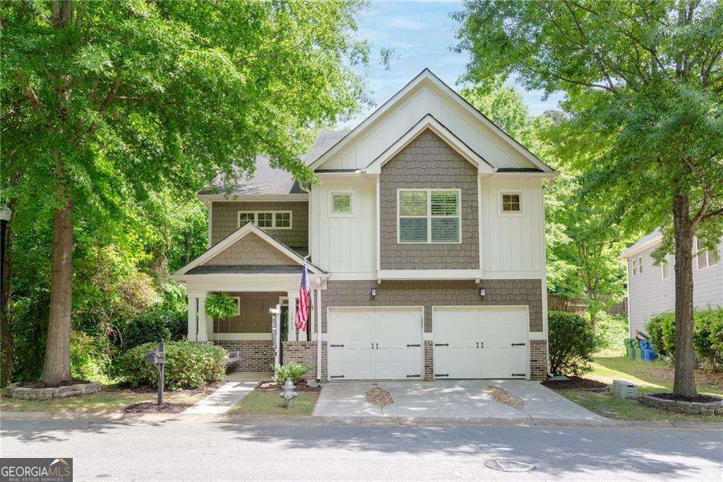 3 bedroom, 2.5 bathroom, 2,624 sq ft single family residence sold at 1933 Brantley Walk Lane, Atlanta, GA 30318