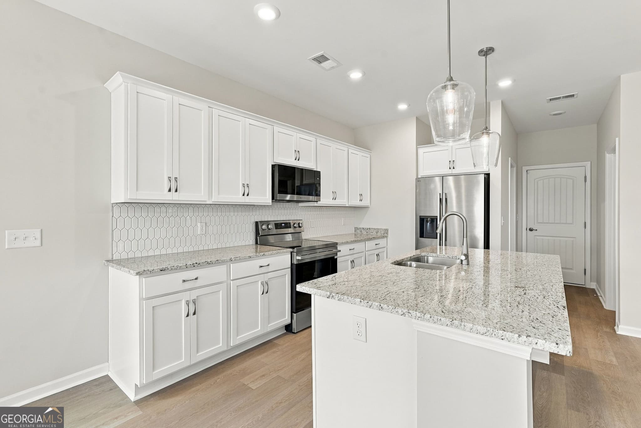 4 bedroom, 2.5 bathroom, 2,005 sq ft single family residence for sale at 377 Brook Drive, Brunswick, GA 31525 — photo 9