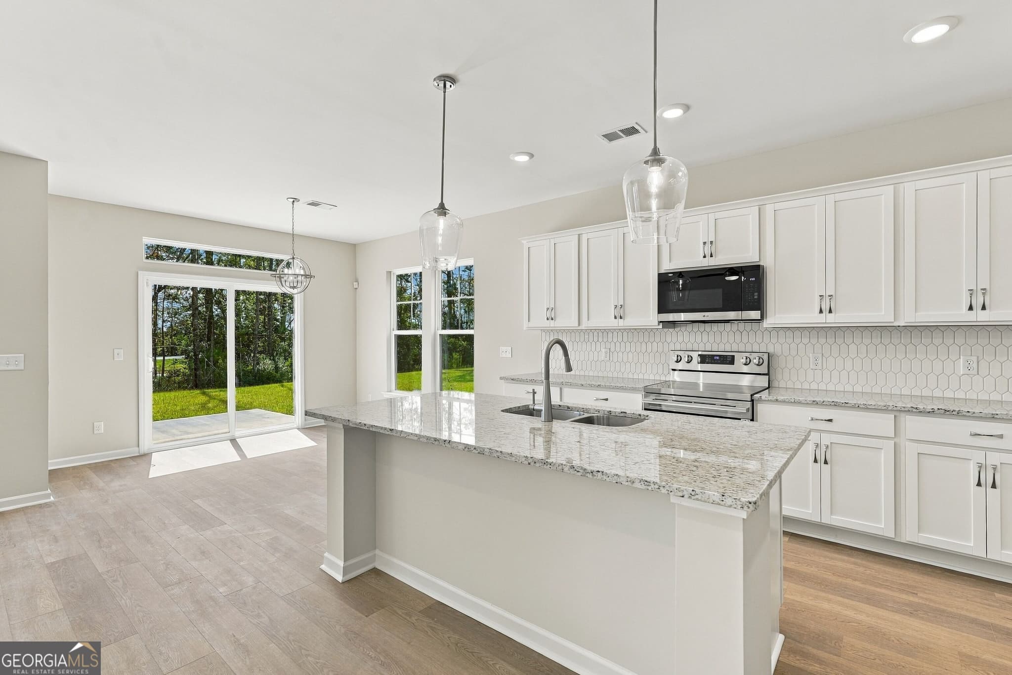 4 bedroom, 2.5 bathroom, 2,005 sq ft single family residence for sale at 377 Brook Drive, Brunswick, GA 31525 — photo 10
