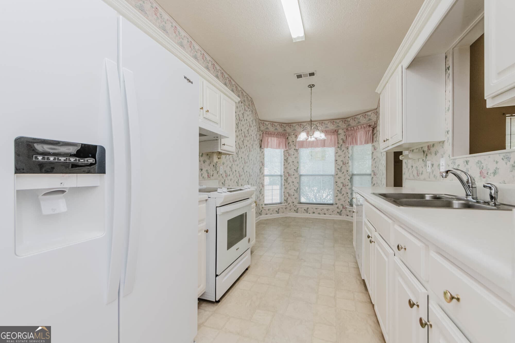 3 bedroom, 2 bathroom, 1,552 sq ft single family residence for sale at 133 Darin Drive, Byron, GA 31008 — photo 9