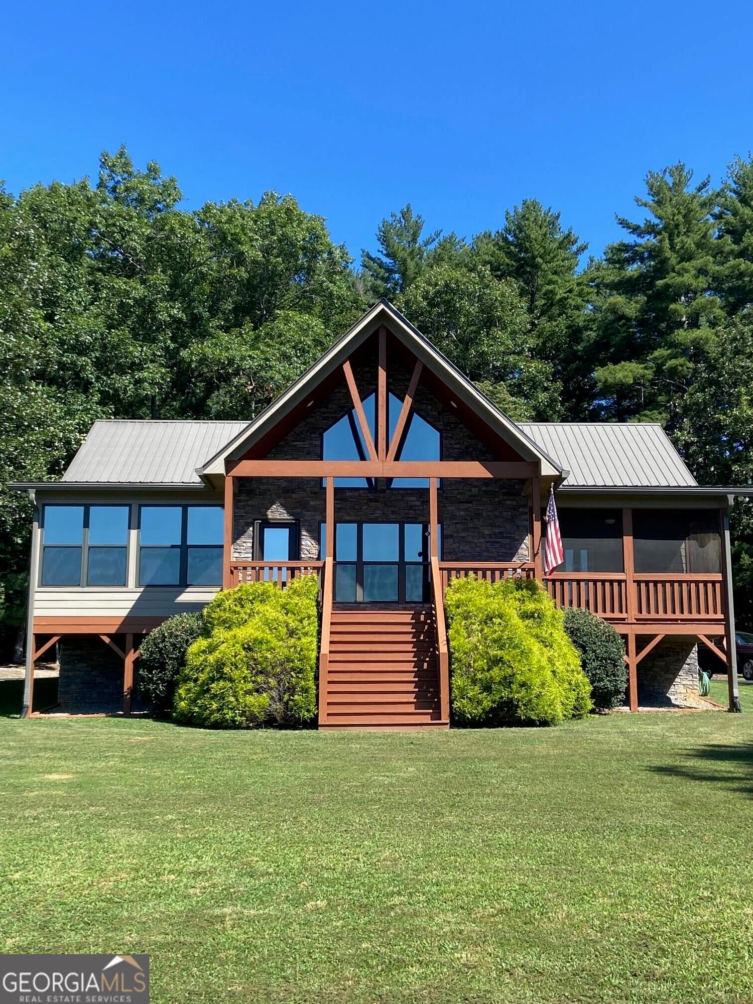 2 bedroom, 2 bathroom, 1,876 sq ft single family residence for sale at 277 Sunset Trail, Blairsville, GA 30512 — photo 1 of 37