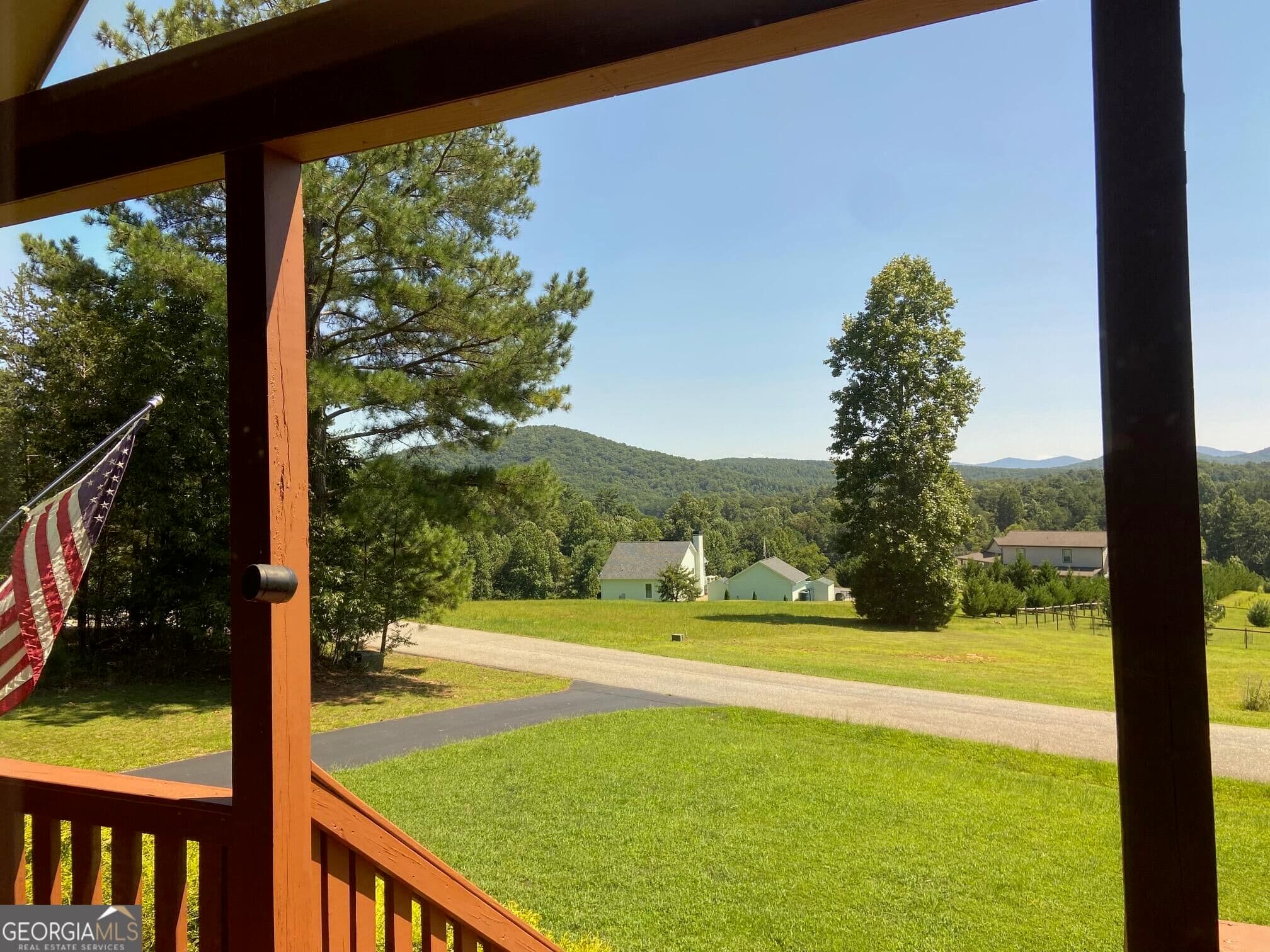 2 bedroom, 2 bathroom, 1,876 sq ft single family residence for sale at 277 Sunset Trail, Blairsville, GA 30512 — photo 5