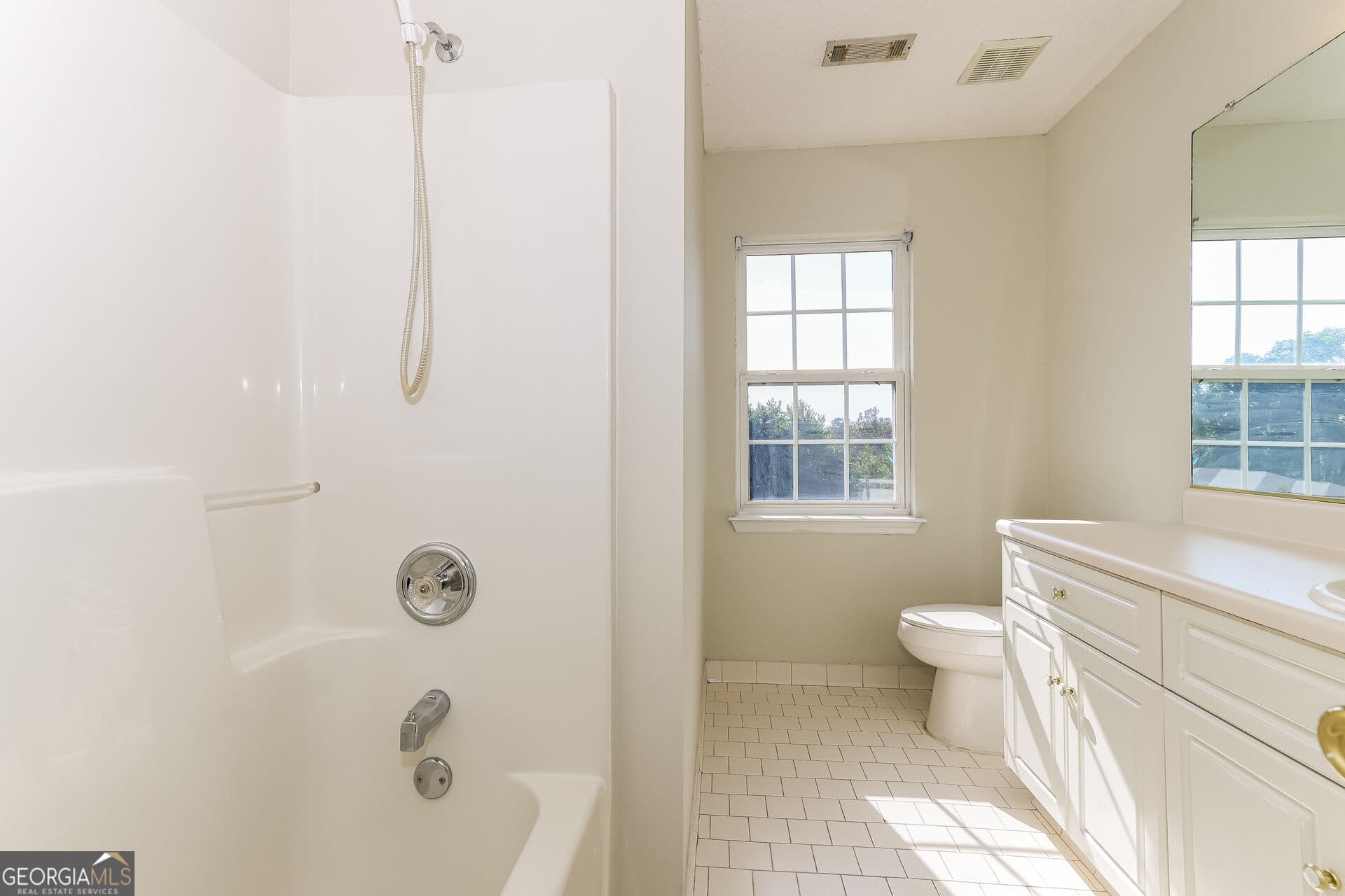 4 bedroom, 3 bathroom, 2,394 sq ft single family residence for sale at 4114 Big Oak Drive, Hephzibah, GA 30815 — photo 8