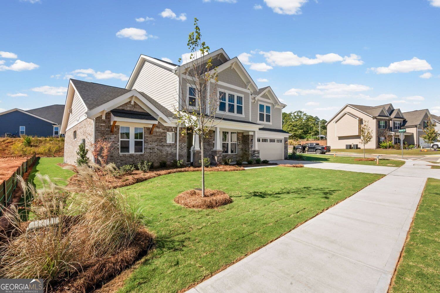 4 bedroom, 2.5 bathroom, 3,308 sq ft single family residence for sale at 102 Hidden Fields Way, Hoschton, GA 30548 — photo 4