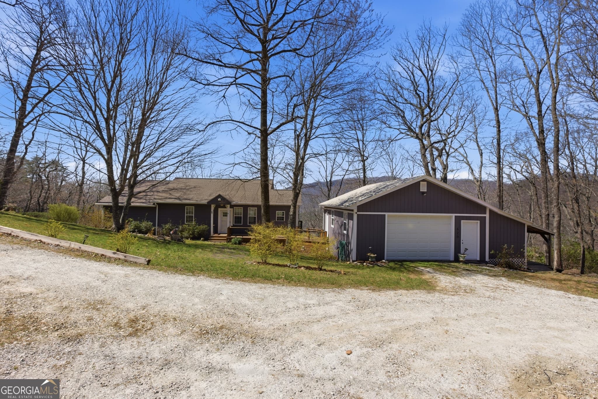 3 bedroom, 3 bathroom, 1,829 sq ft cabin,single family residence for sale at 620 Courthouse Gap Road, Clayton, GA 30525 — photo 3
