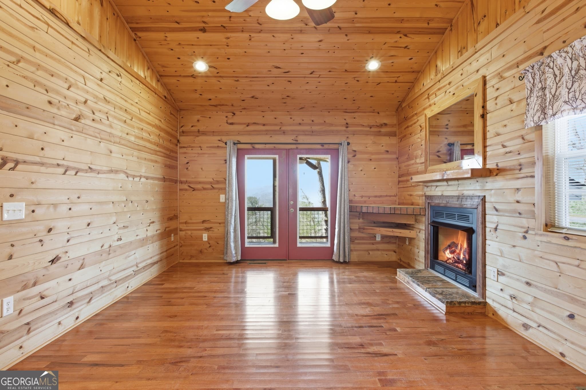 3 bedroom, 3 bathroom, 1,829 sq ft cabin,single family residence for sale at 620 Courthouse Gap Road, Clayton, GA 30525 — photo 9