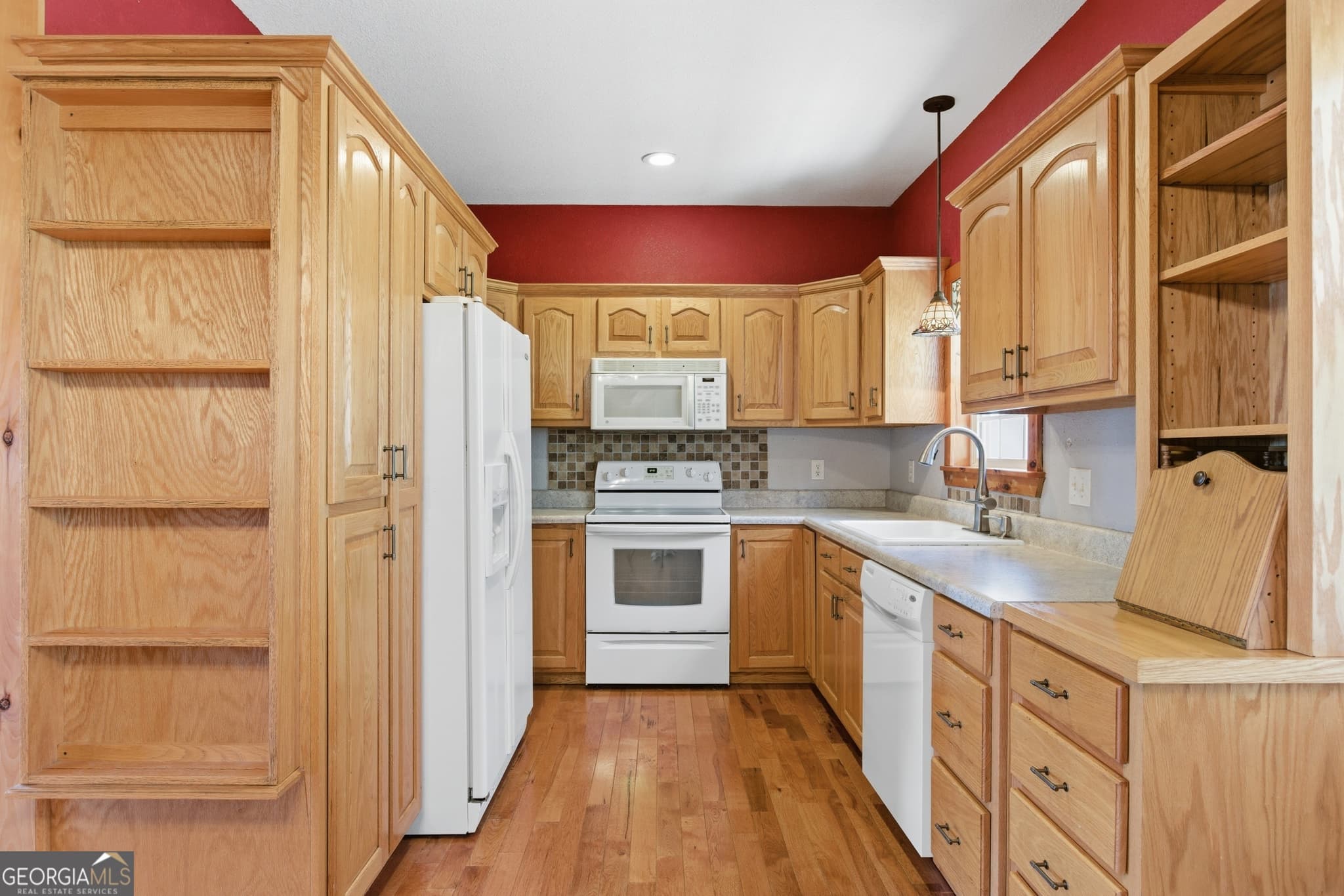 3 bedroom, 3 bathroom, 1,829 sq ft cabin,single family residence for sale at 620 Courthouse Gap Road, Clayton, GA 30525 — photo 8
