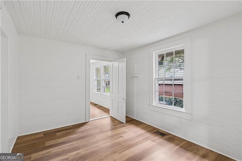 3 bedroom, 1 bathroom, 1,240 sq ft single family residence for sale at 1938 Linwood Avenue, East Point, GA 30344 — photo 7