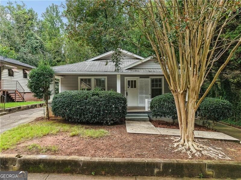 3 bedroom, 1 bathroom, 1,240 sq ft single family residence for sale at 1938 Linwood Avenue, East Point, GA 30344 — photo 1 of 24