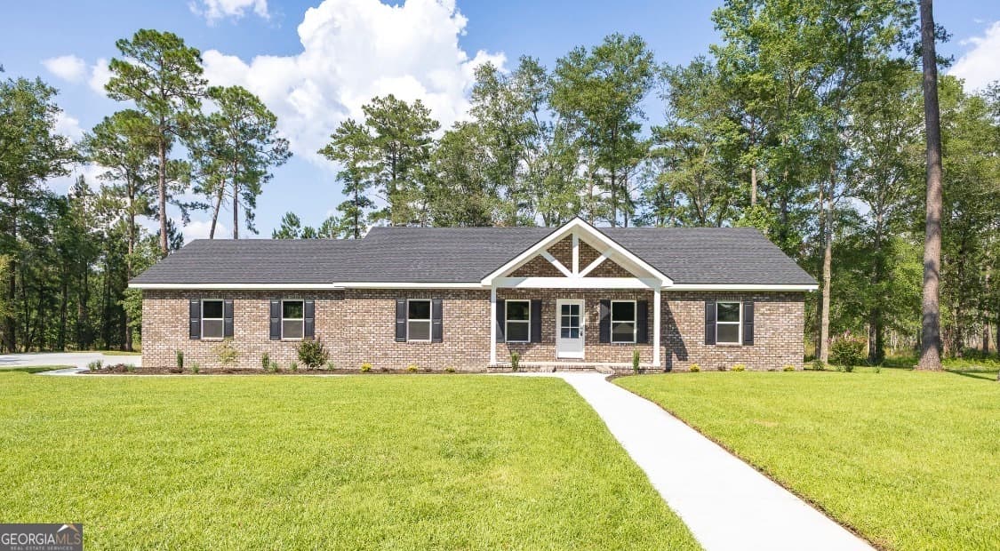 3 bedroom, 2 bathroom, 1,768 sq ft single family residence for sale at 3 Willow Pointe, Claxton, GA 30417 — photo 2