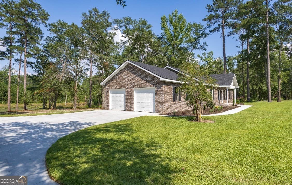 3 bedroom, 2 bathroom, 1,768 sq ft single family residence for sale at 3 Willow Pointe, Claxton, GA 30417 — photo 3