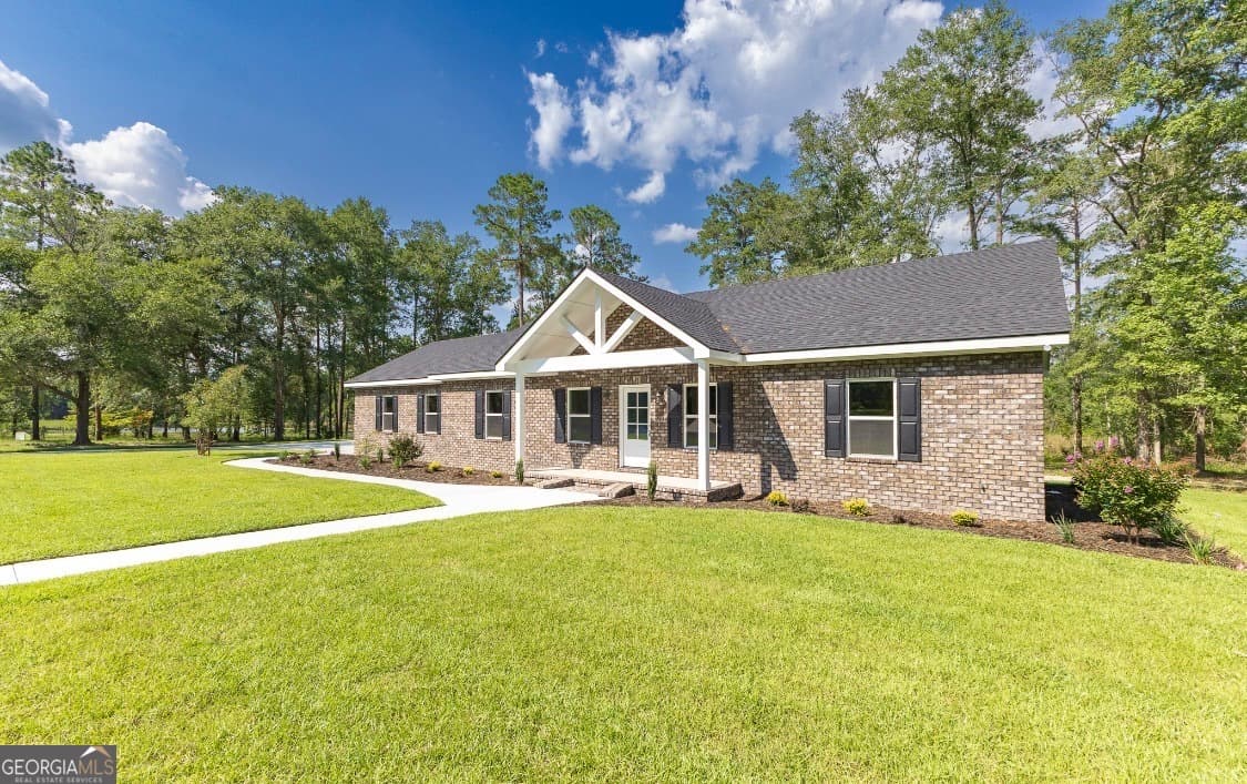 3 bedroom, 2 bathroom, 1,768 sq ft single family residence for sale at 3 Willow Pointe, Claxton, GA 30417