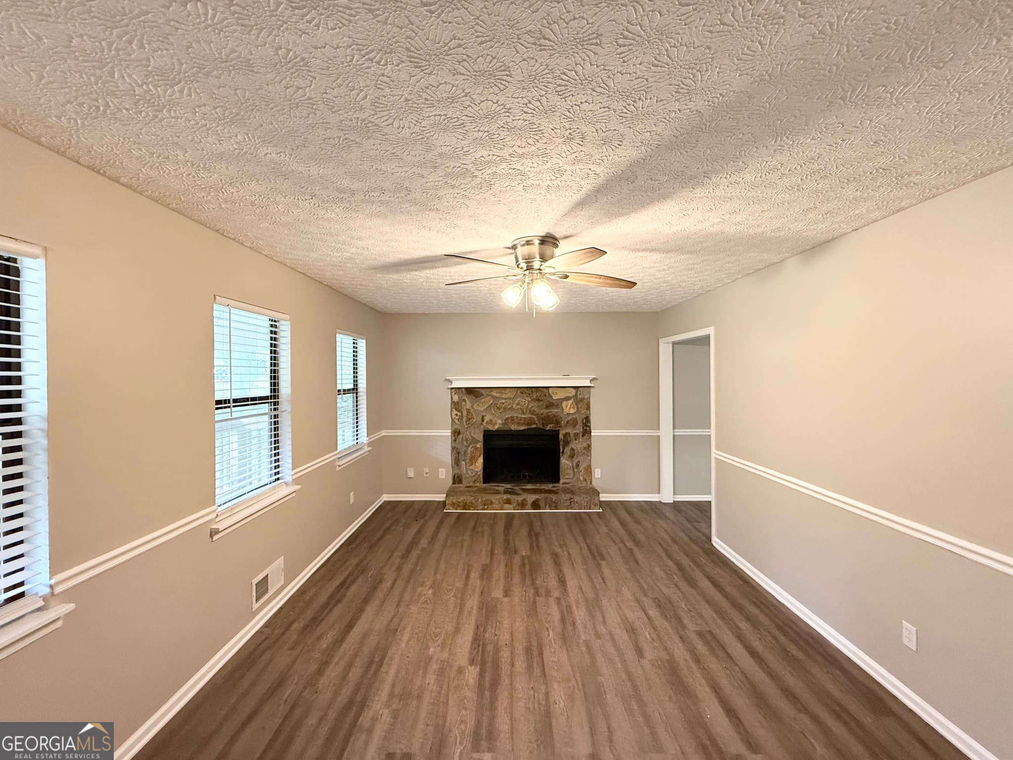 3 bedroom, 2 bathroom, 1,296 sq ft single family residence for sale at 80 Mill Lane, Dallas, GA 30157 — photo 3