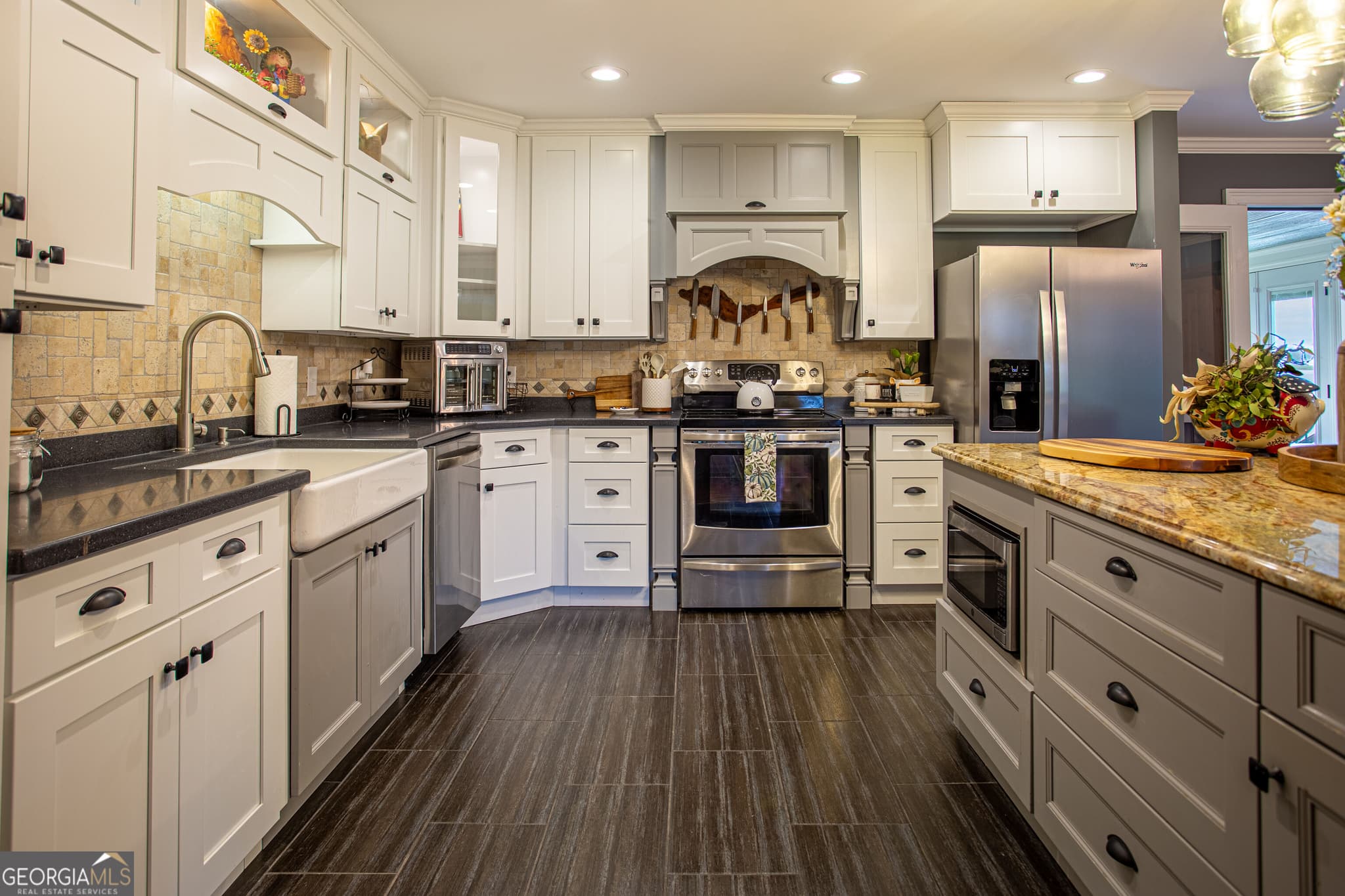3 bedroom, 2 bathroom, 2,512 sq ft single family residence for sale at 2612 Buck Head Road, Baxley, GA 31513 — photo 8