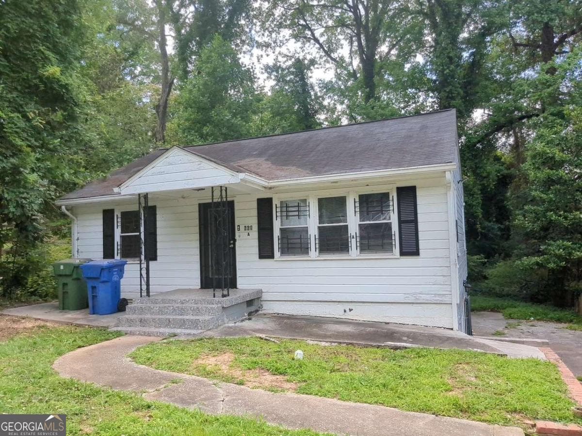 6 bedroom, 2.5 bathroom, 1,040 sq ft single family residence for sale at 668 Charlotte Place, Atlanta, GA 30318