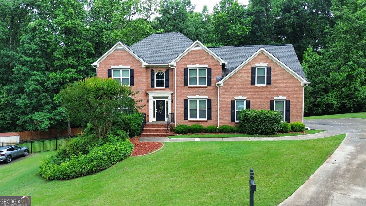 5 bedroom, 3.5 bathroom, 3,940 sq ft single family residence sold at 5511 Fripp Court, Acworth, GA 30101