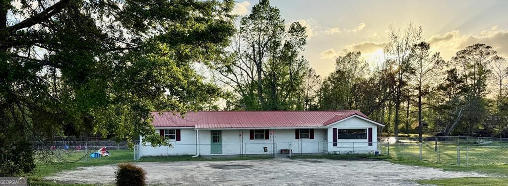 3 bedroom, 2 bathroom, 1,550 sq ft residential sold at 3033 Cedar Crossing Road, Uvalda, GA 30473