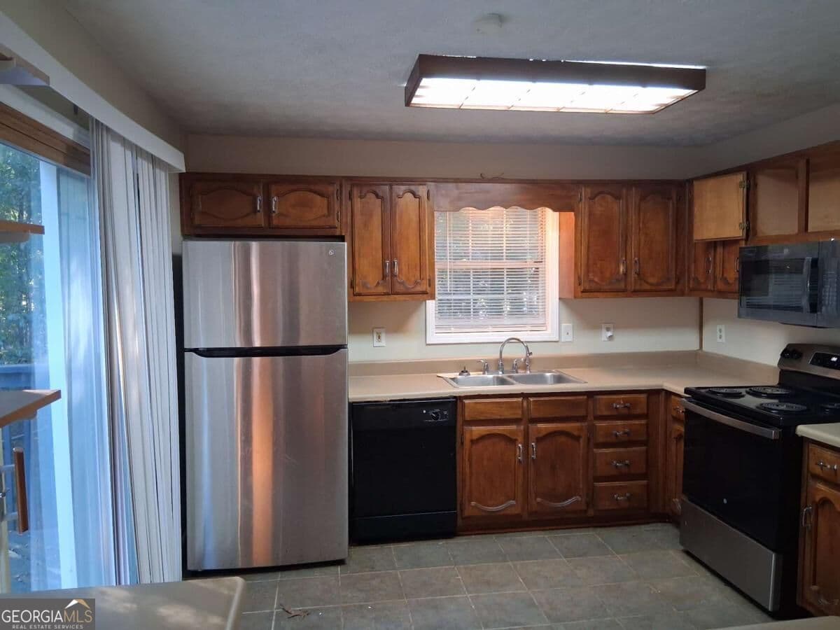 4 bedroom, 2.5 bathroom, 1,780 sq ft single family residence for rent at 7728 Governors Lane, Douglasville, GA 30134 for $1,950 a month — photo 6