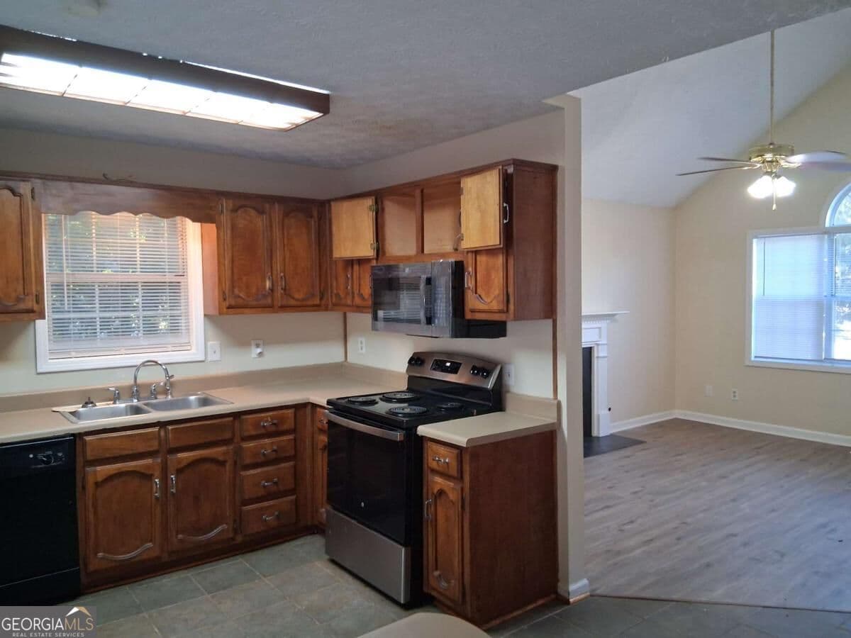 4 bedroom, 2.5 bathroom, 1,780 sq ft single family residence for rent at 7728 Governors Lane, Douglasville, GA 30134 for $1,950 a month — photo 5