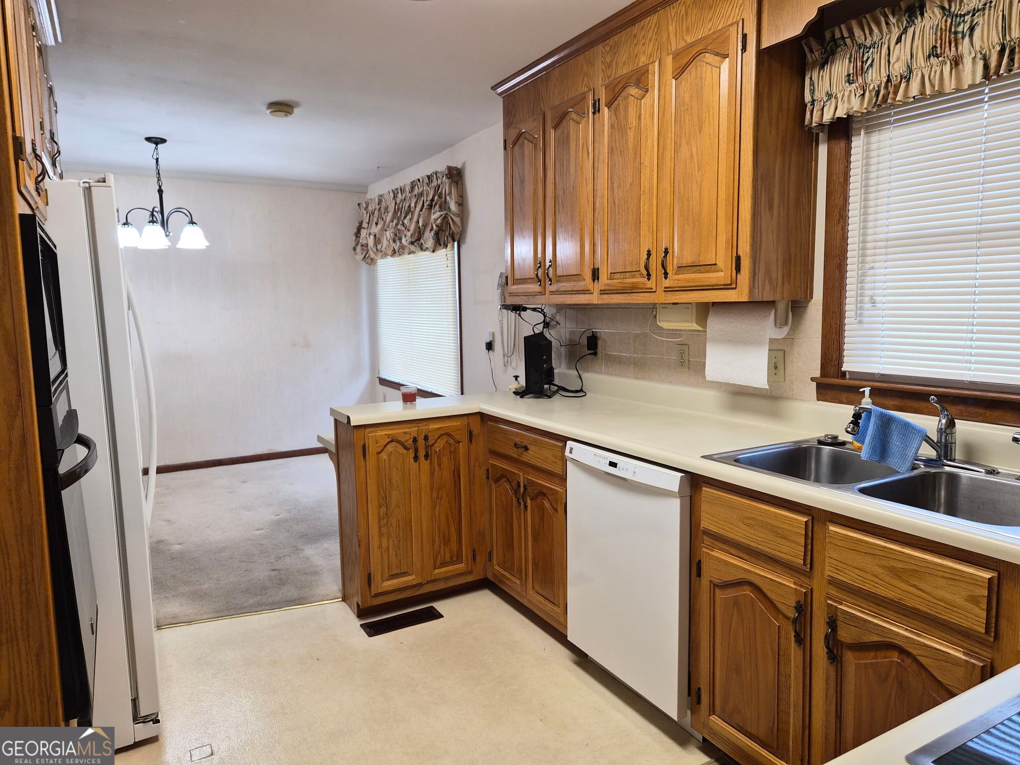 3 bedroom, 2 bathroom, 1,954 sq ft single family residence for sale at 209 Self Street, Warner Robins, GA 31088 — photo 6
