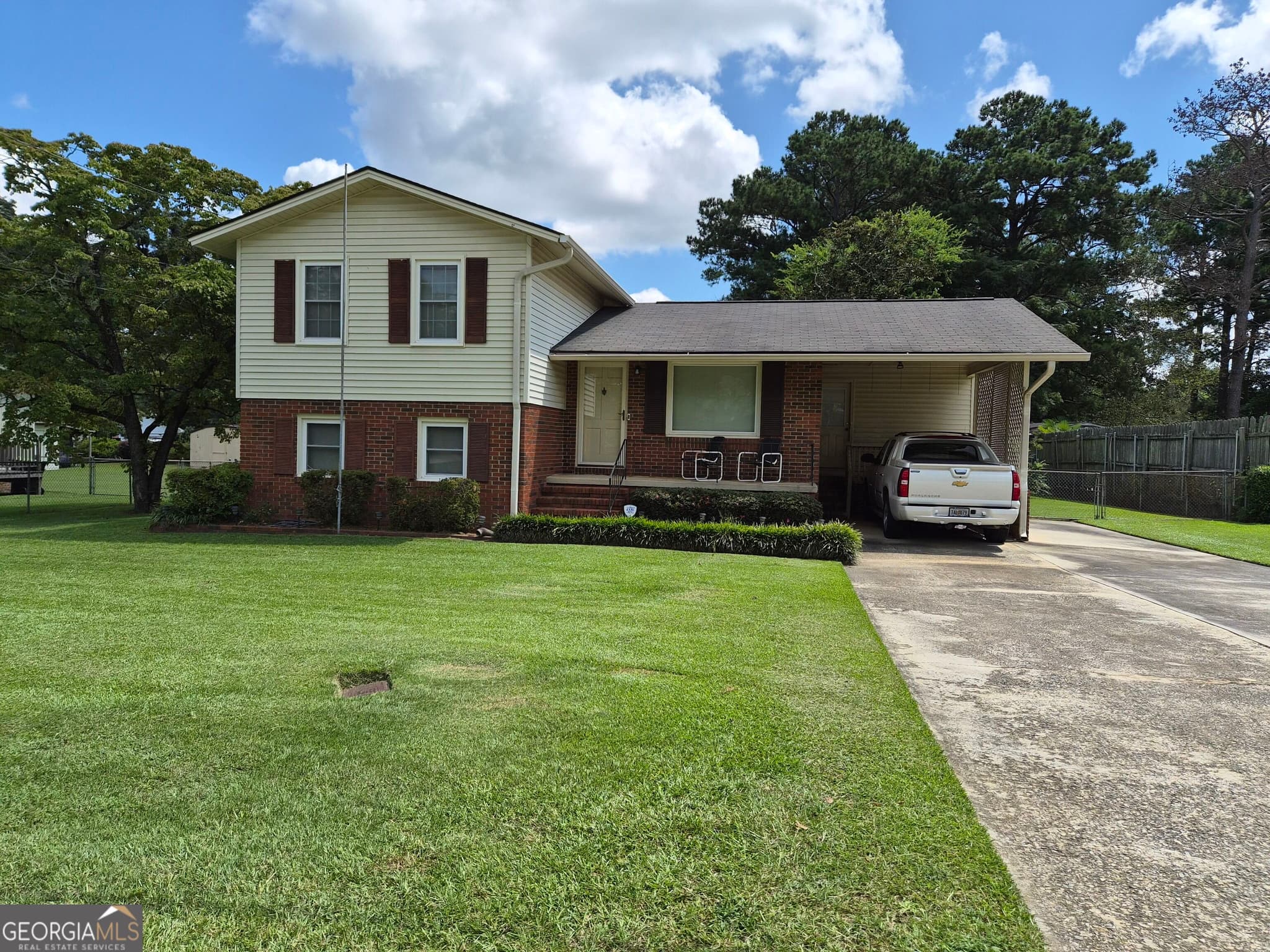 3 bedroom, 2 bathroom, 1,954 sq ft single family residence for sale at 209 Self Street, Warner Robins, GA 31088