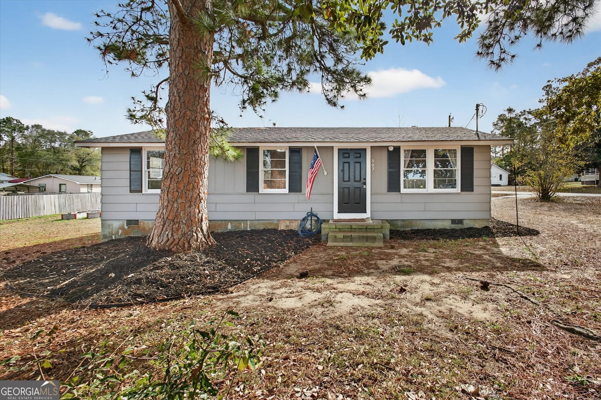3 bedroom, 1 bathroom, 960 sq ft single family residence sold at 302 Randall Street, Sylvania, GA 30467
