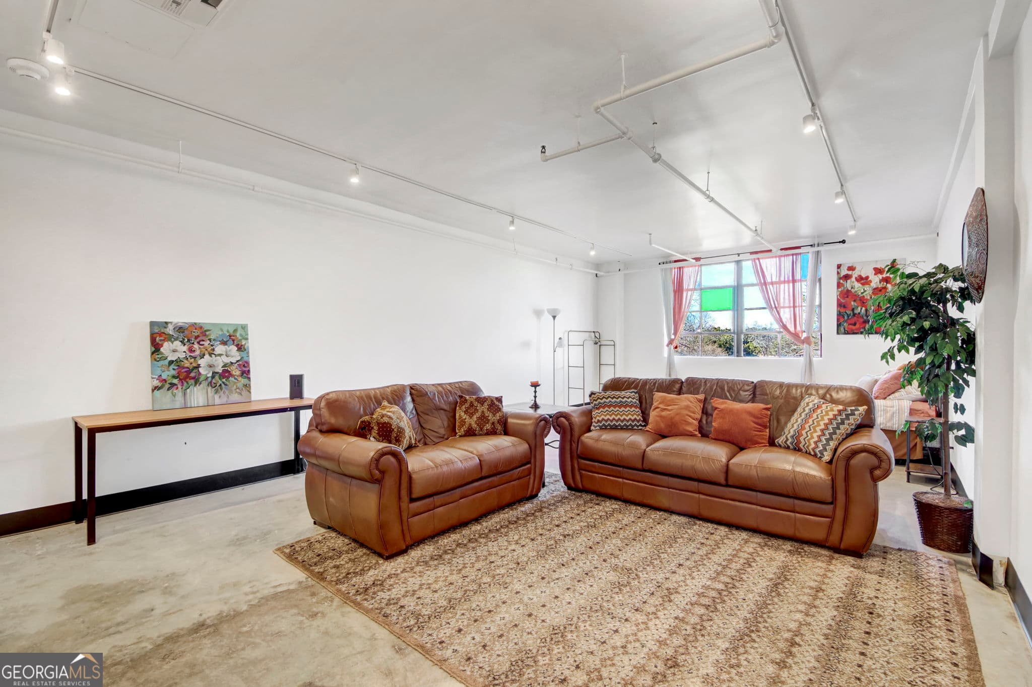 1 bedroom, 1 bathroom, 587 sq ft condominium for sale at 1805 Harvard Avenue 305, College Park, GA 30337 — photo 6