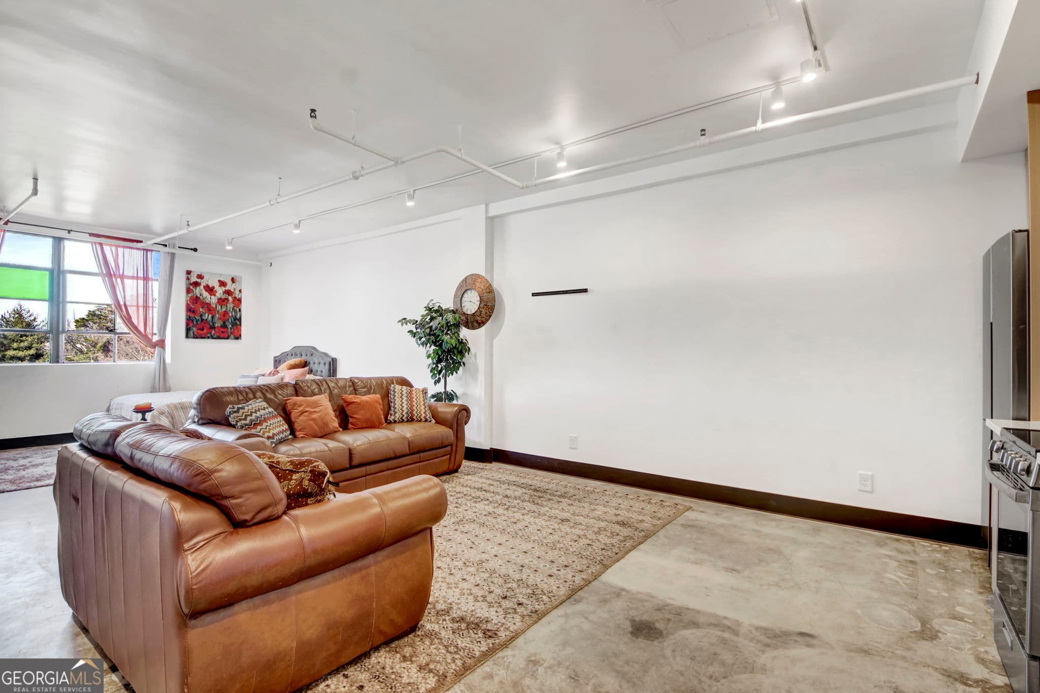 1 bedroom, 1 bathroom, 587 sq ft condominium for sale at 1805 Harvard Avenue 305, College Park, GA 30337 — photo 7