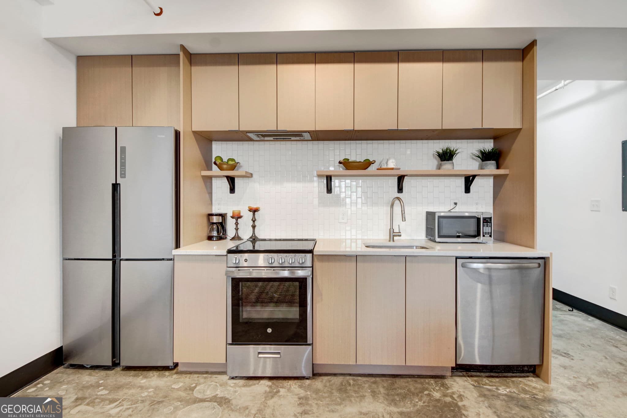 1 bedroom, 1 bathroom, 587 sq ft condominium for sale at 1805 Harvard Avenue 305, College Park, GA 30337 — photo 8