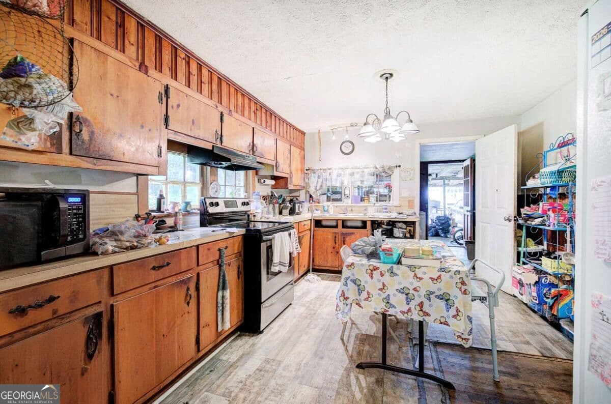 3 bedroom, 2 bathroom, 1,344 sq ft single family residence for sale at 12 Fowler Drive, Cartersville, GA 30121 — photo 10