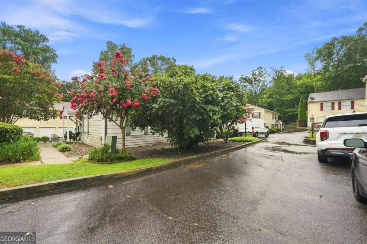 2 bedroom, 1 bathroom, 882 sq ft condominium for sale at 1392 Old Coach Road, Marietta, GA 30008 — photo 6