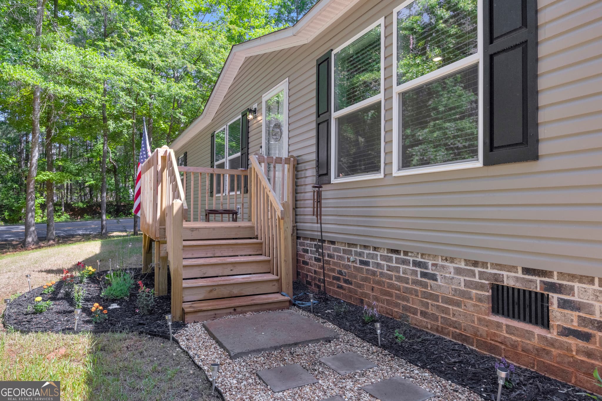 3 bedroom, 2 bathroom, 1,344 sq ft single family residence for sale at 220 Trout Drive, Lavonia, GA 30553 — photo 7