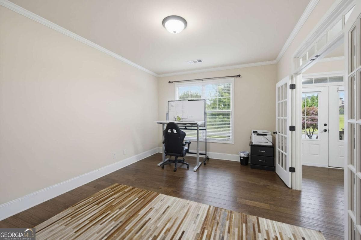 6 bedroom, 5 bathroom, 6,100 sq ft single family residence for sale at 4090 Tobiano Trail, Cumming, GA 30040 — photo 10