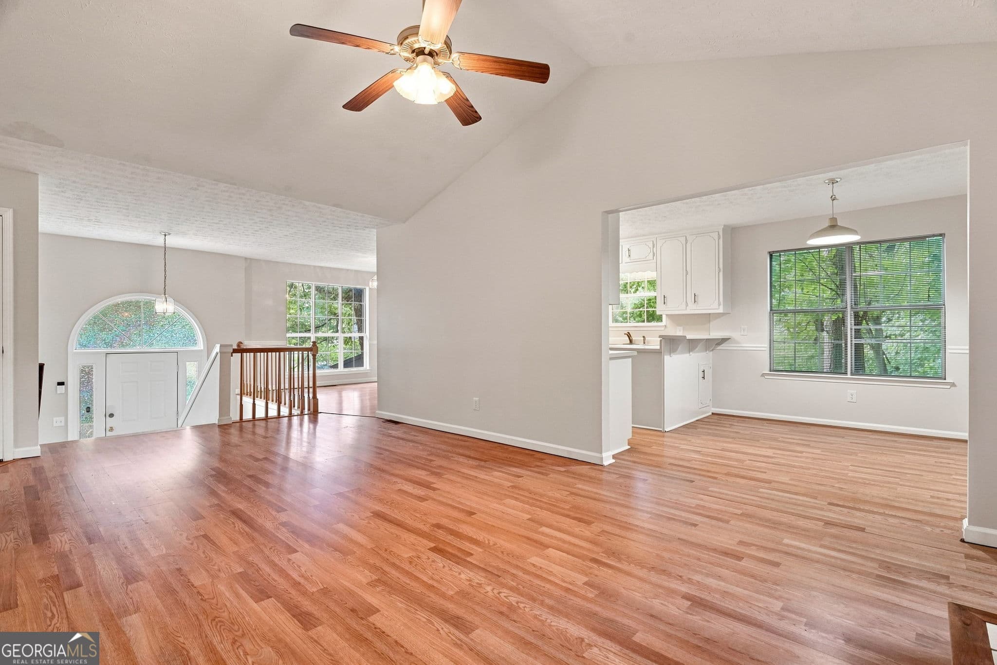4 bedroom, 3 bathroom, 2,165 sq ft single family residence for sale at 6715 Dogwood Point Lane, Tucker, GA 30084 — photo 7