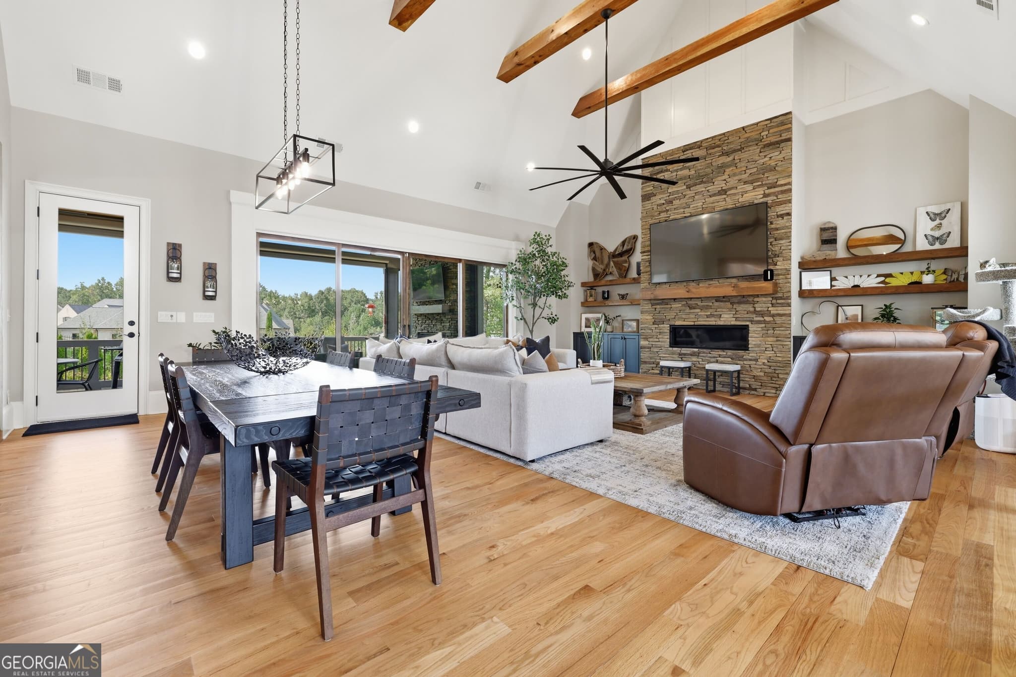 5 bedroom, 5.5 bathroom, 6,197 sq ft single family residence for sale at 5812 Lula Bridge Lane, Braselton, GA 30517 — photo 5