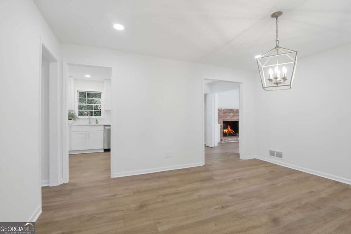 4 bedroom, 3 bathroom, 2,025 sq ft single family residence for sale at 31 Huntwood Drive, Smyrna, GA 30082 — photo 9