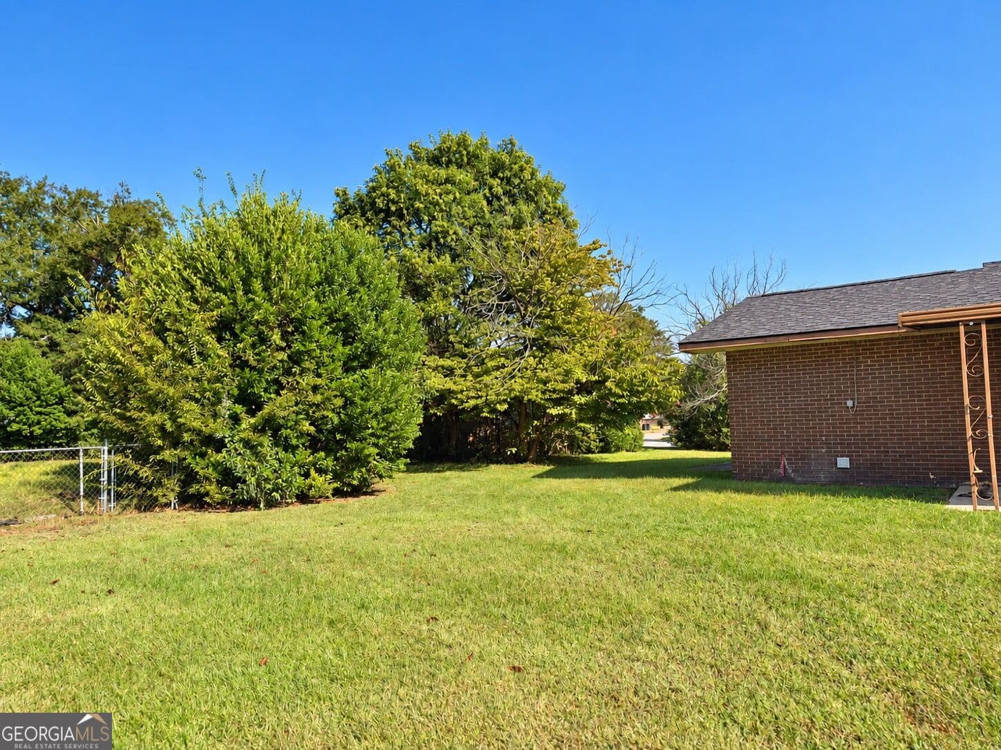 3 bedroom, 2 bathroom, 1,425 sq ft single family residence for sale at 108 Lancelot Court, Warner Robins, GA 31093 — photo 3
