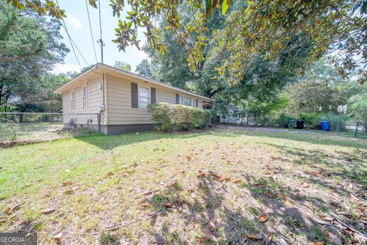 3 bedroom, 2 bathroom, 1,543 sq ft single family residence for sale at 1046 55TH Street, Columbus, GA 31904 — photo 3