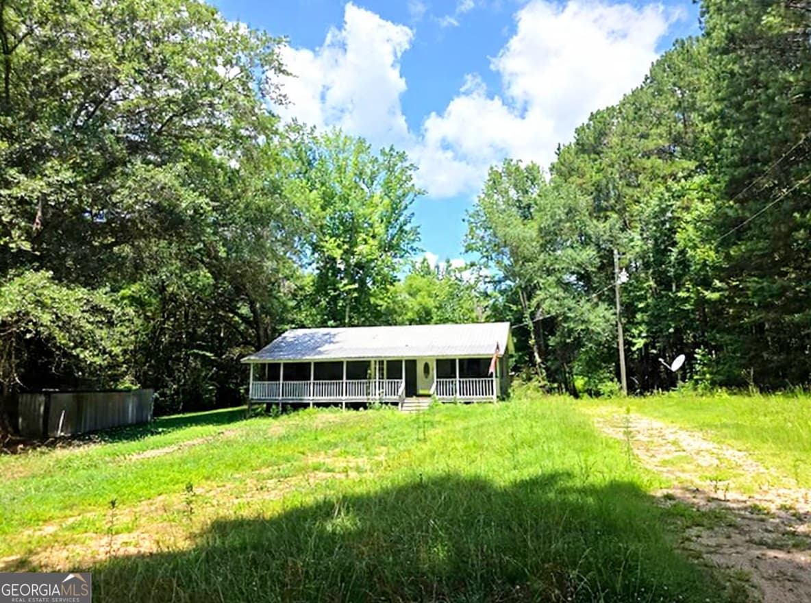 2 bedroom, 1.5 bathroom, 1,056 sq ft single family residence for sale at 1347 Windom Road, Tallapoosa, GA 30176