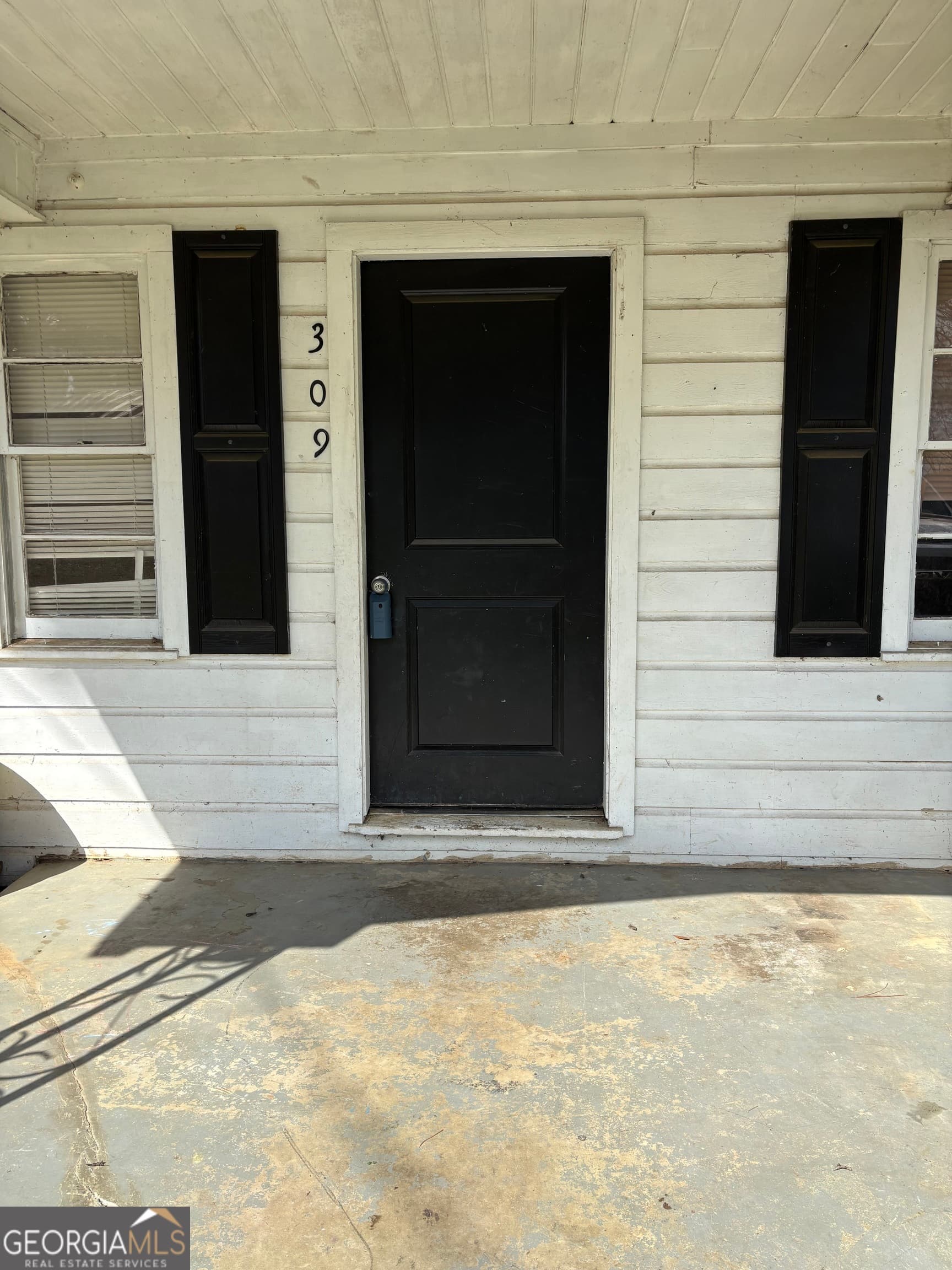 4 bedroom, 2 bathroom, 1,750 sq ft single family residence for sale at 309 Crest Drive, Calhoun, GA 30701 — photo 3