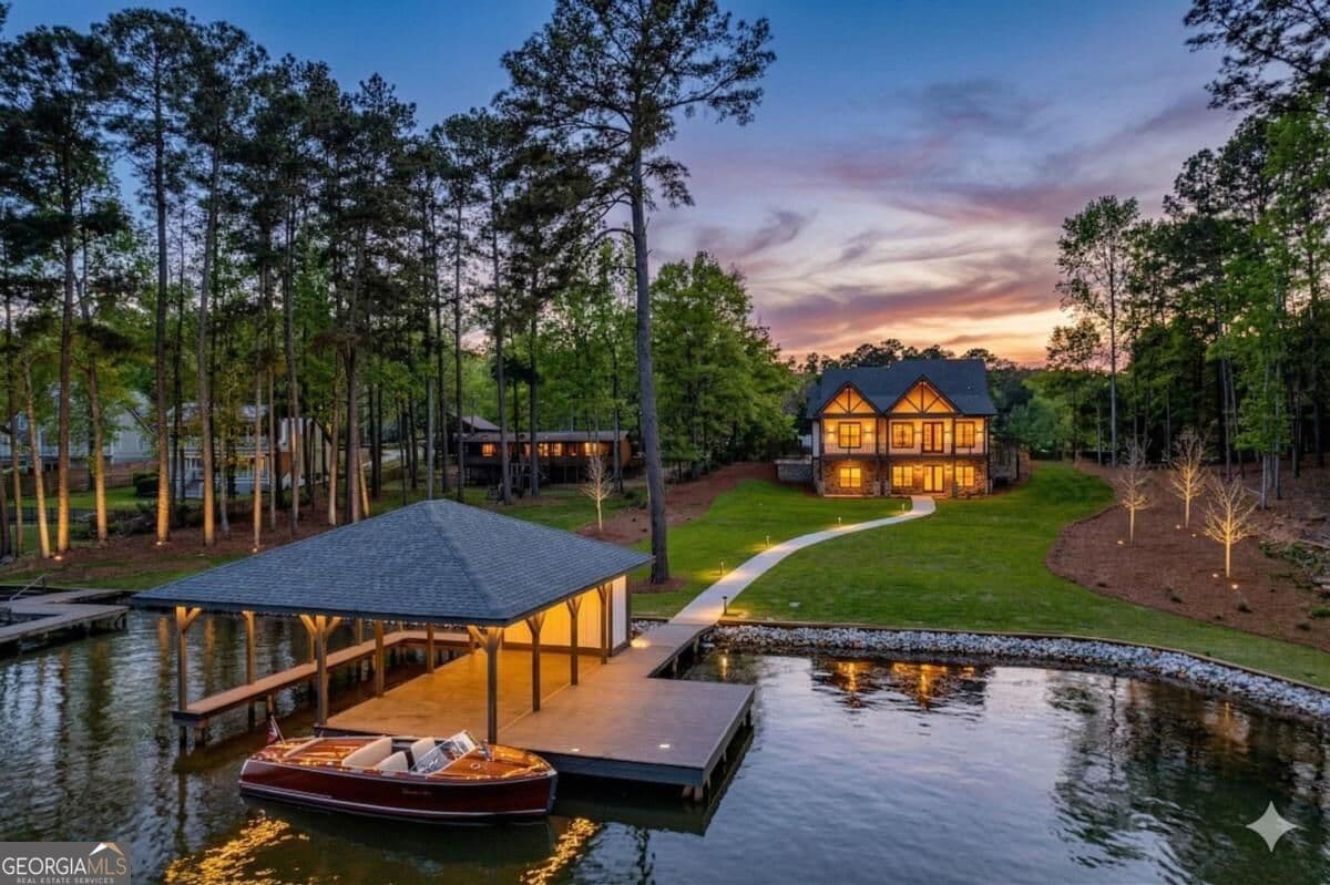 4 bedroom, 4 bathroom, 3,020 sq ft single family residence for sale at 141 Grimes Road, Milledgeville, GA 31061 — photo 2