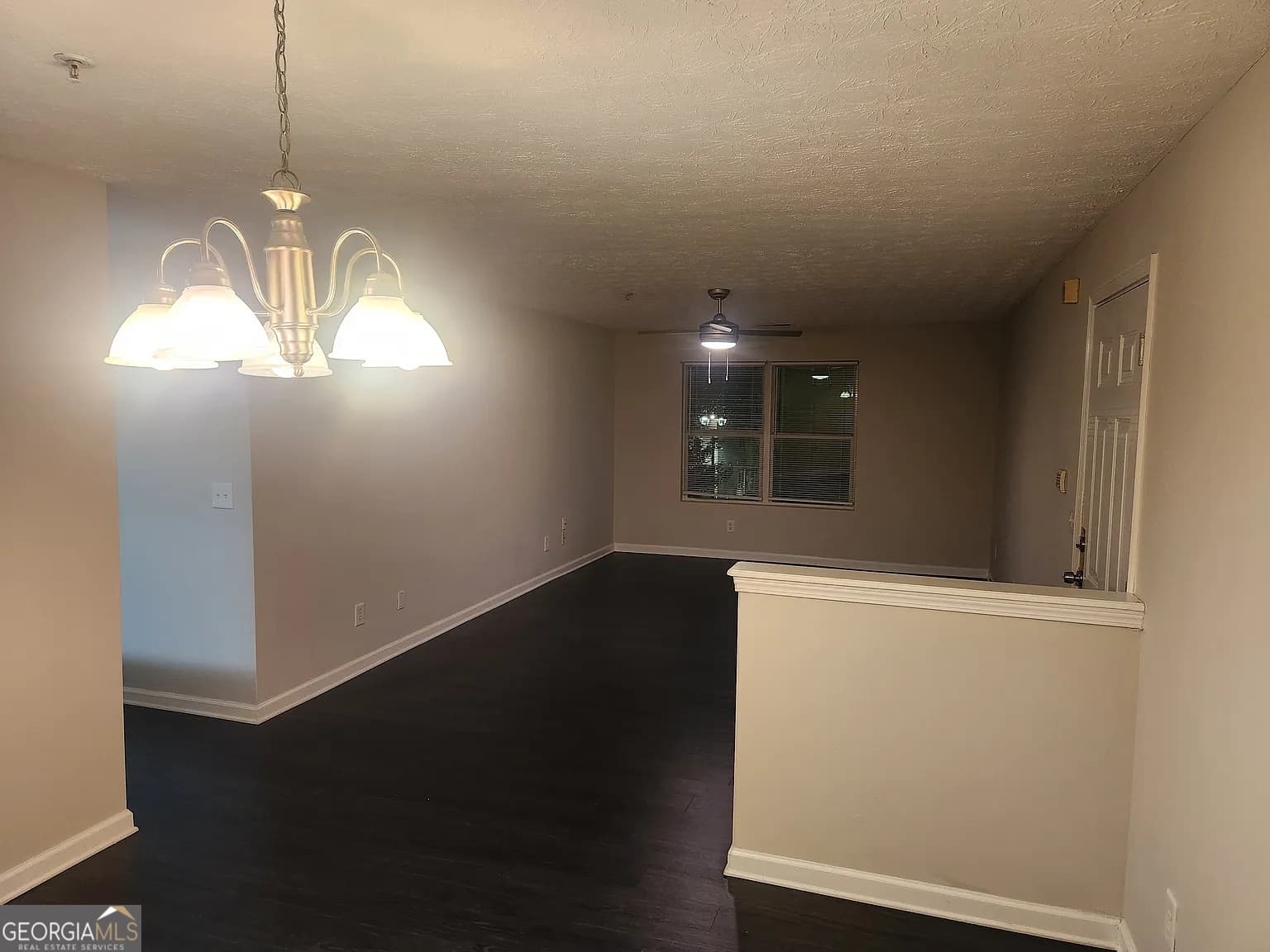 3 bedroom, 2 bathroom, 1,292 sq ft condominium for sale at 6202 Fairington Ridge Circle, Lithonia, GA 30038 — photo 5