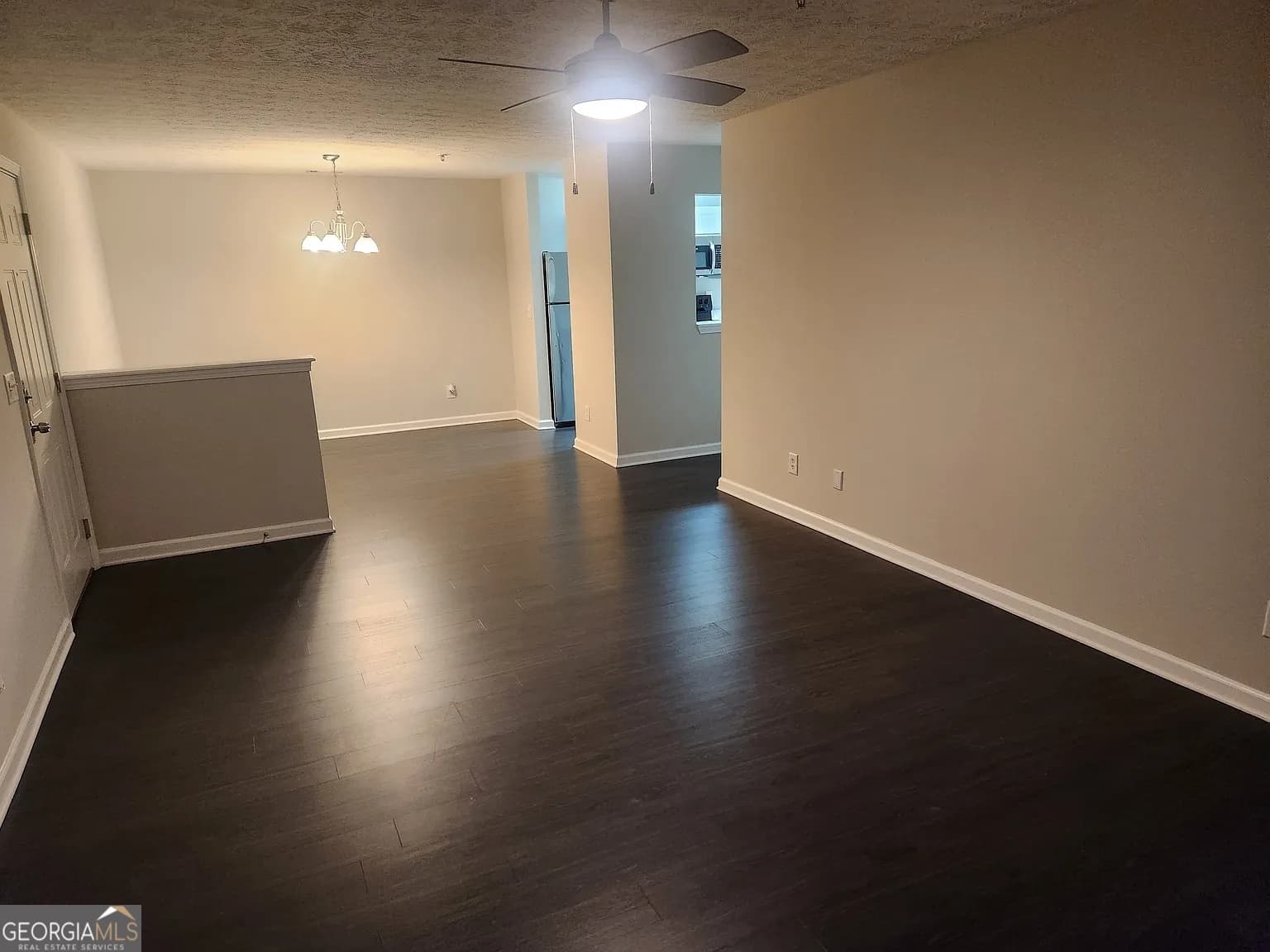 3 bedroom, 2 bathroom, 1,292 sq ft condominium for sale at 6202 Fairington Ridge Circle, Lithonia, GA 30038 — photo 4