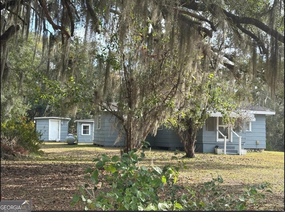 4 bedroom, 1 bathroom, 1,210 sq ft single family residence for sale at 11817 Ga Highway 99, Darien, GA 31305 — photo 3