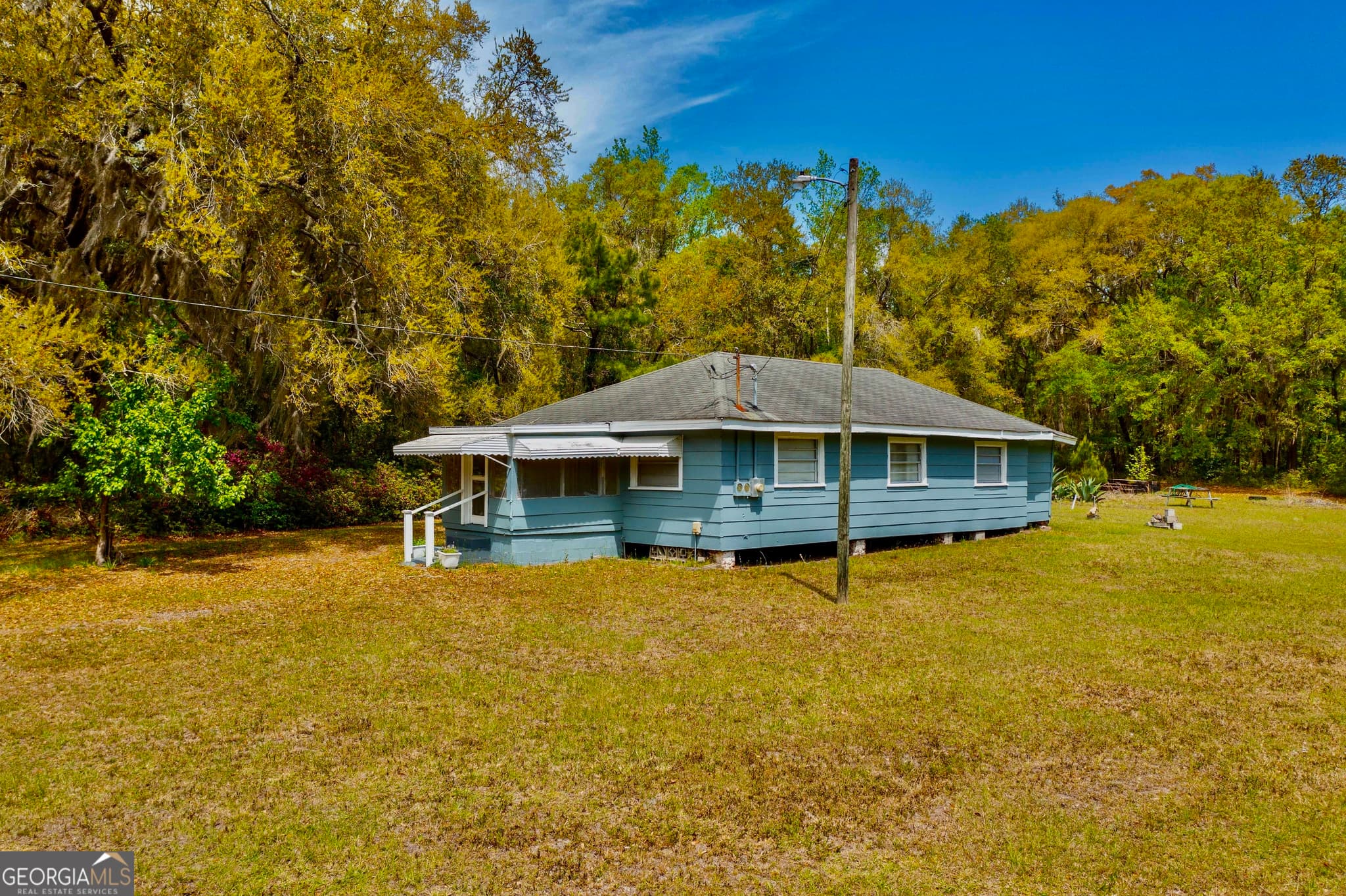 4 bedroom, 1 bathroom, 1,210 sq ft single family residence for sale at 11817 Ga Highway 99, Darien, GA 31305
