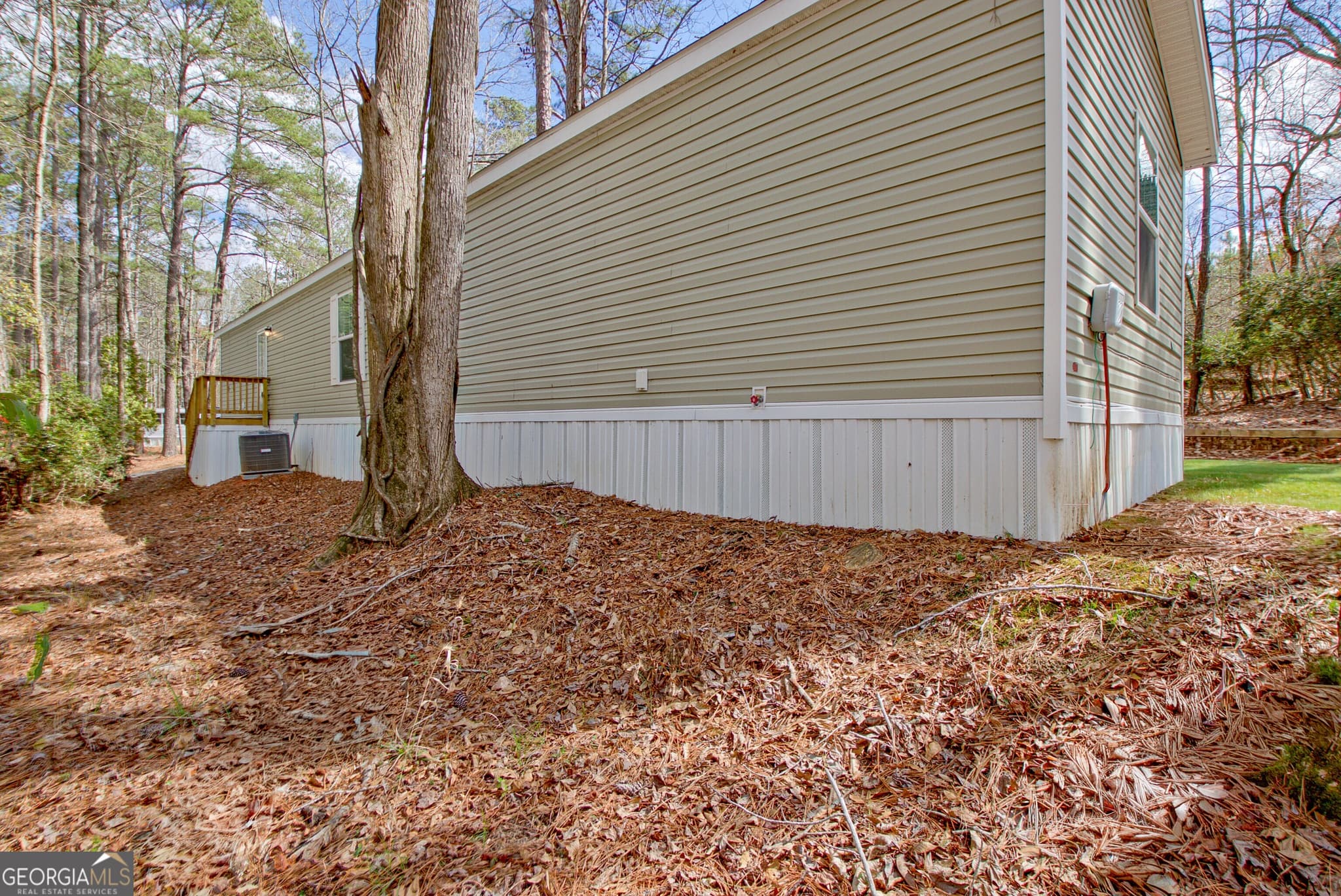 3 bedroom, 2 bathroom, 1,152 sq ft manufactured home,single family residence for sale at 83 Fernwood Drive, Fayetteville, GA 30214 — photo 4