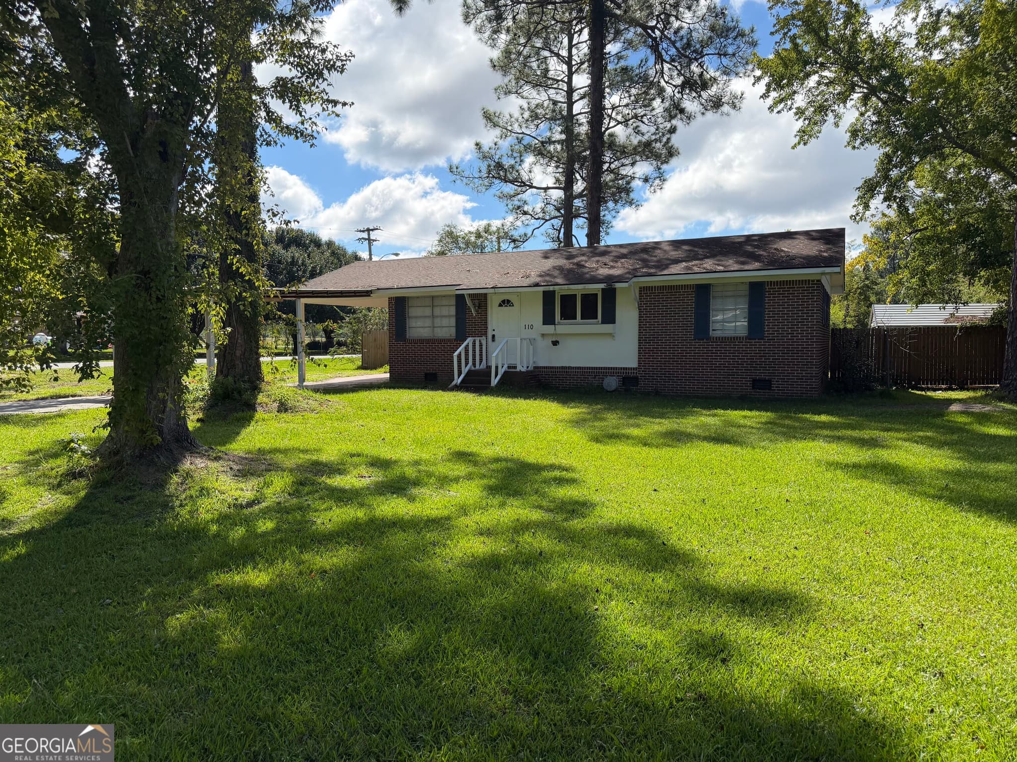 3 bedroom, 1.5 bathroom, 1,066 sq ft single family residence for sale at 110 Rose Avenue, Adel, GA 31620 — photo 2