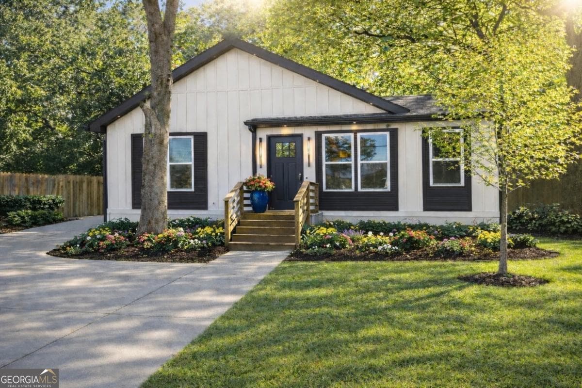 2 bedroom, 2 bathroom, 1,308 sq ft single family residence sold at 724 Bellemeade Avenue, Atlanta, GA 30318