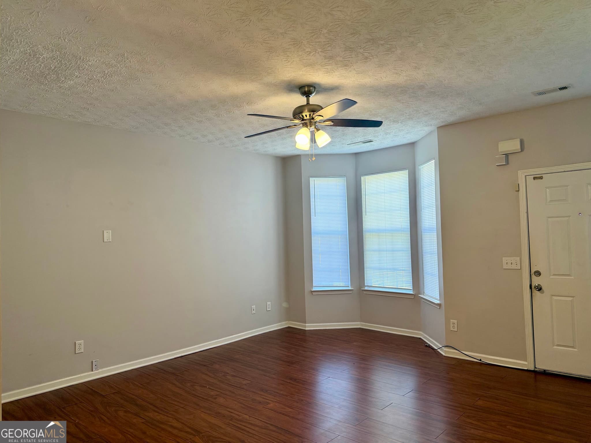 2 bedroom, 2 bathroom, 1,302 sq ft townhouse for rent at 1704 Camden Forrest Trail, Riverdale, GA 30296 for $1,575 a month — photo 3